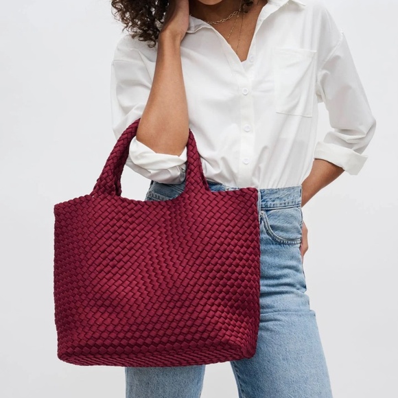 NWT Medium St Barth’s Tote with Pouch in Wine - Picture 6 of 7